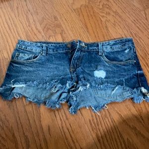 Forever 21 size 28 denim jean shorts
